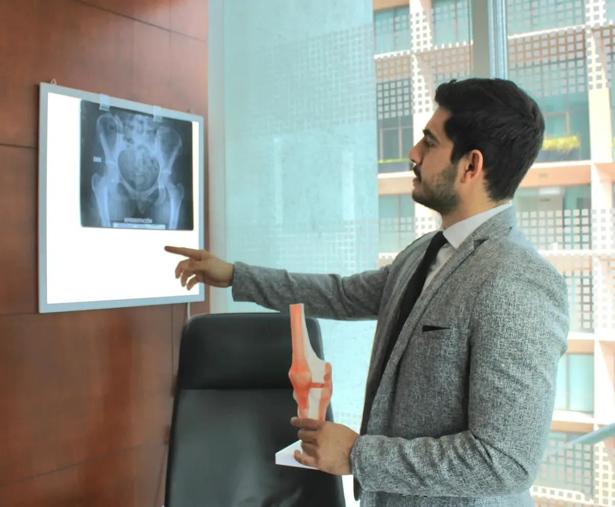 Dr. Alfonso Espinosa Sánchez / Cirugía de Rodilla en Guadalajara